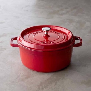 Nồi gang đúc Staub nhập từ Đức