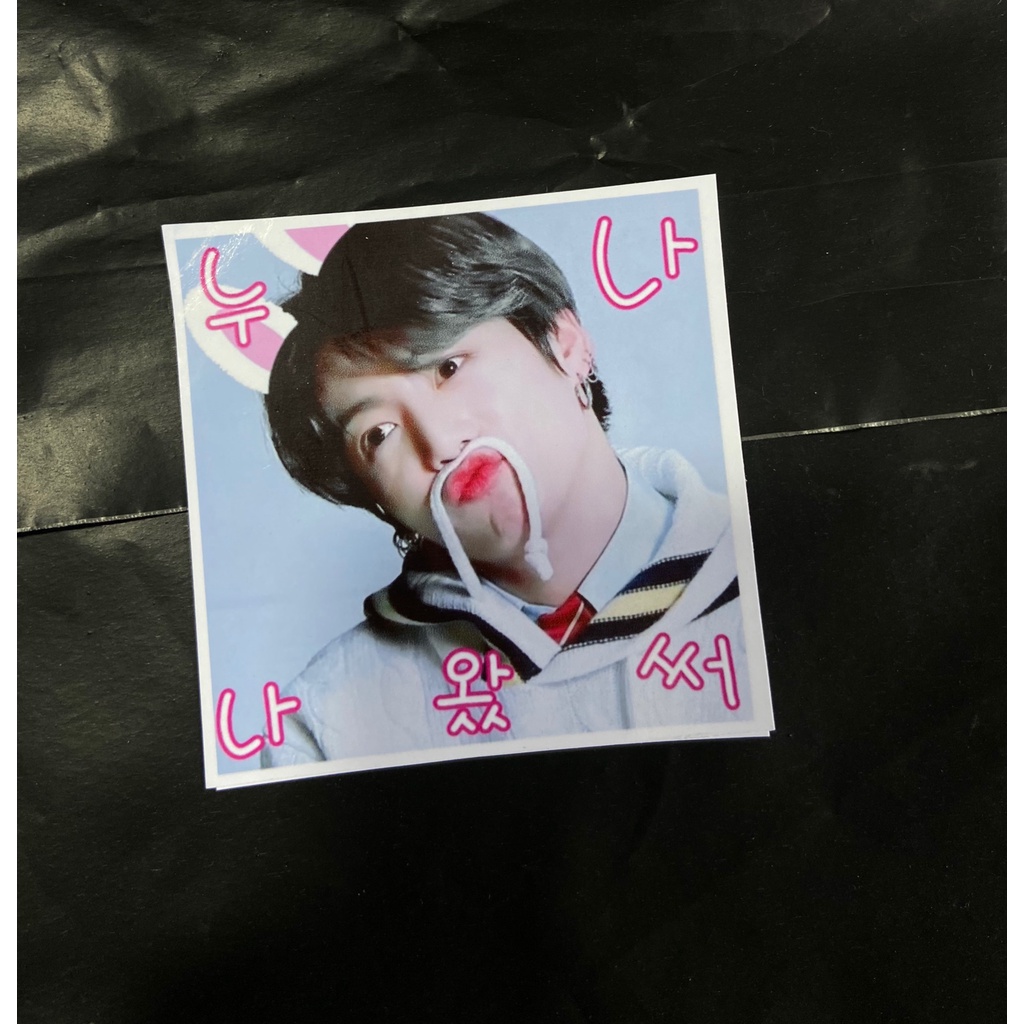 Sticker gói hàng BTS chữ Hàn Quốc
