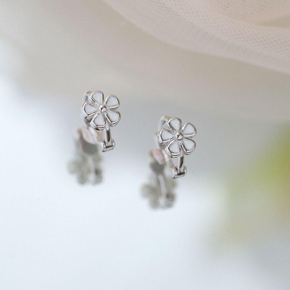 Khuyên Tai Hình Hoa Màu Bạc / Màu Sắc Lãng Mạn Phong Cách Hàn Quốc Thời Trang Cho Nữ