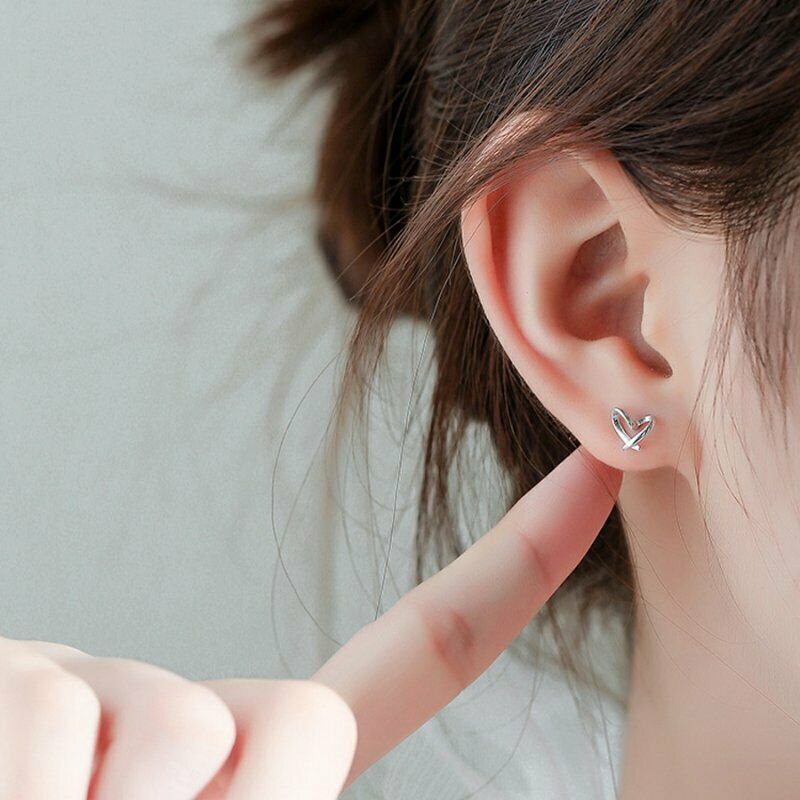 1 Đôi Bông Tai Bạc 925 Hình Trái Tim Mini Dễ Thương