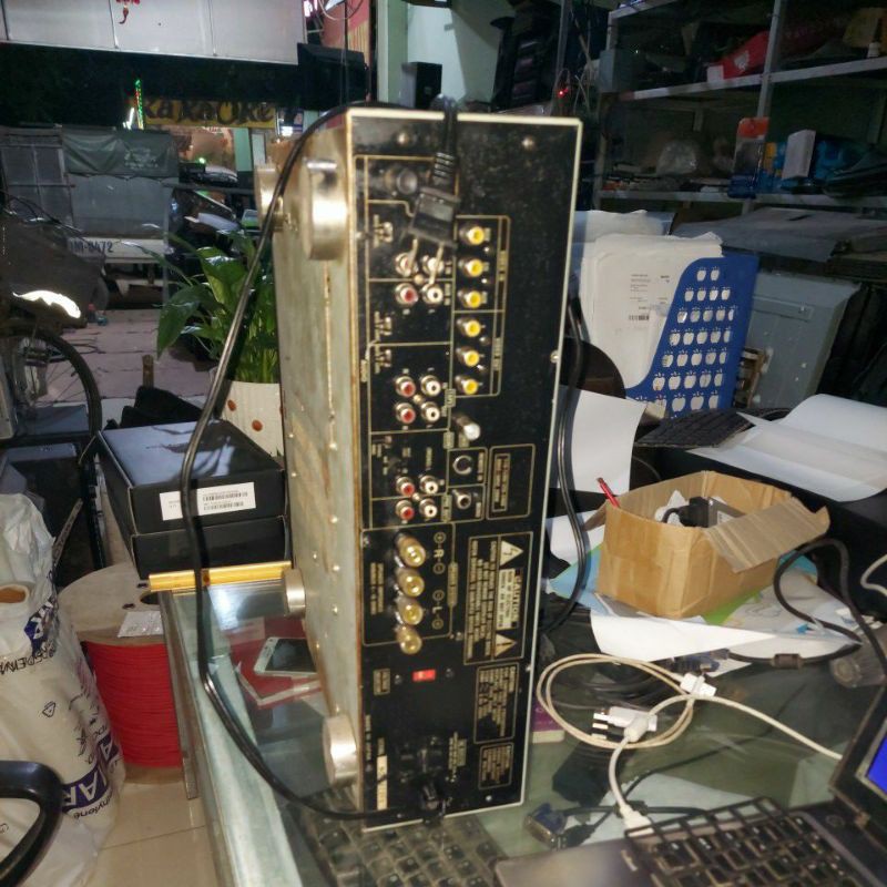 Amply nhật bãi điện 2 cầu 110/220v