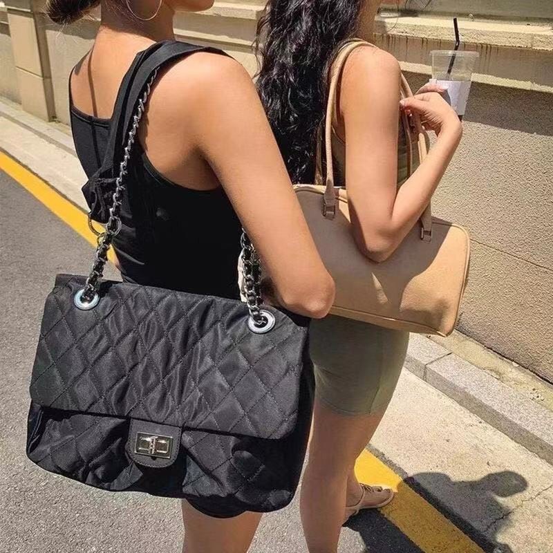 Túi xách cỡ lớn chất liệu nylon phối chuỗi dây xích phong cách retro thời trang cá tính cho nữ
