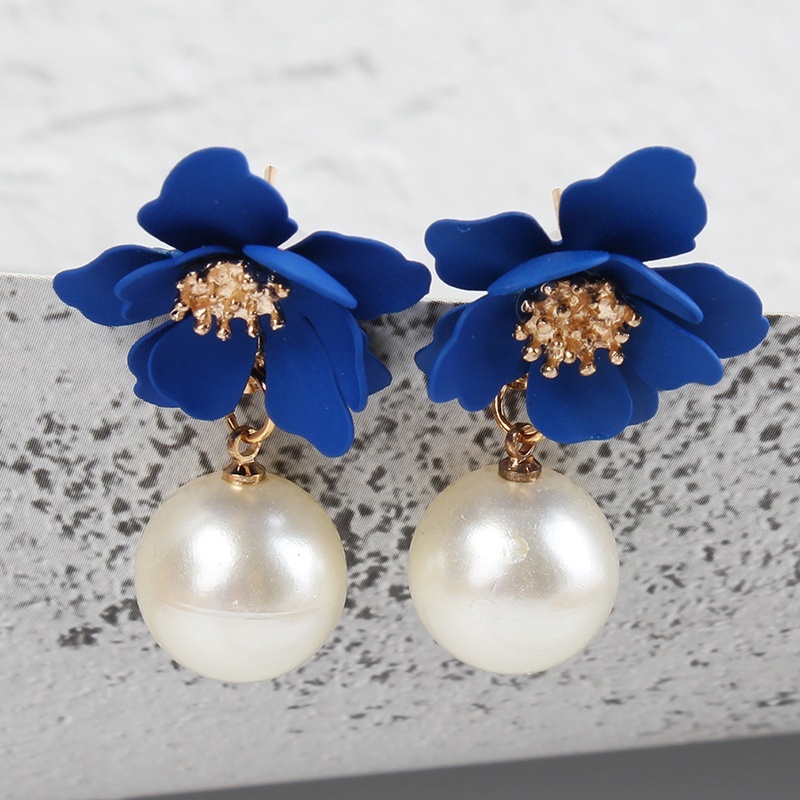 Đôi Khuyên Tai Hình Hoa Đính Ngọc Trai Xinh Xắn