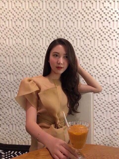 Áo thiết kế lạ mắt nơ buộc độc đáo