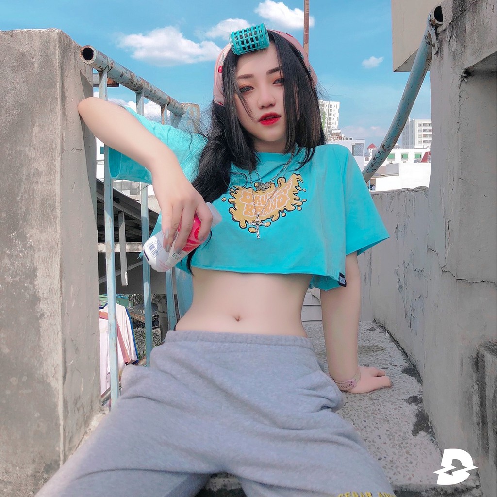 Áo croptop nữ form rộng tay lỡ màu xanh - Blue Cute Paint Croptop - Davies brand