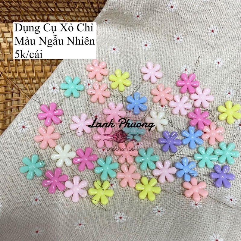 Dụng Cụ Xỏ Chỉ Bông Hoa Màu Ngẫu Nhiên