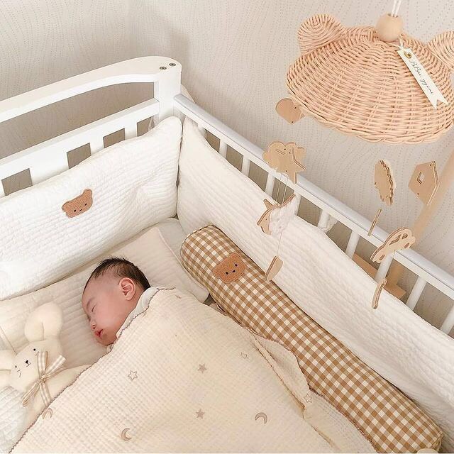 Gối Ôm Chặn Nôi Đáng Yêu Cho Bé