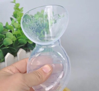 Phễu hứng sữa rảnh tay Silicon (kèm nắp và đế)