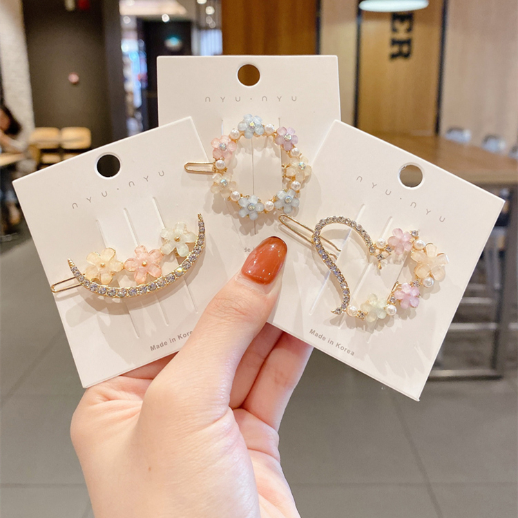 Kẹp tóc hình hoa / trái tim / trăng lưỡi liềm đính đá phong cách Hàn Quốc xinh xắn dành cho nữ