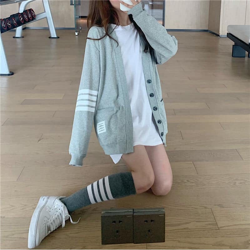 Áo Cardigan họa tiết sọc ngang ở tay