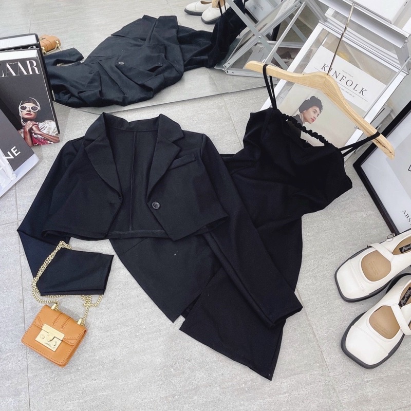 SET ĐẦM ĐEN 2S NGANG KÈM KHOÁC CROP VEST