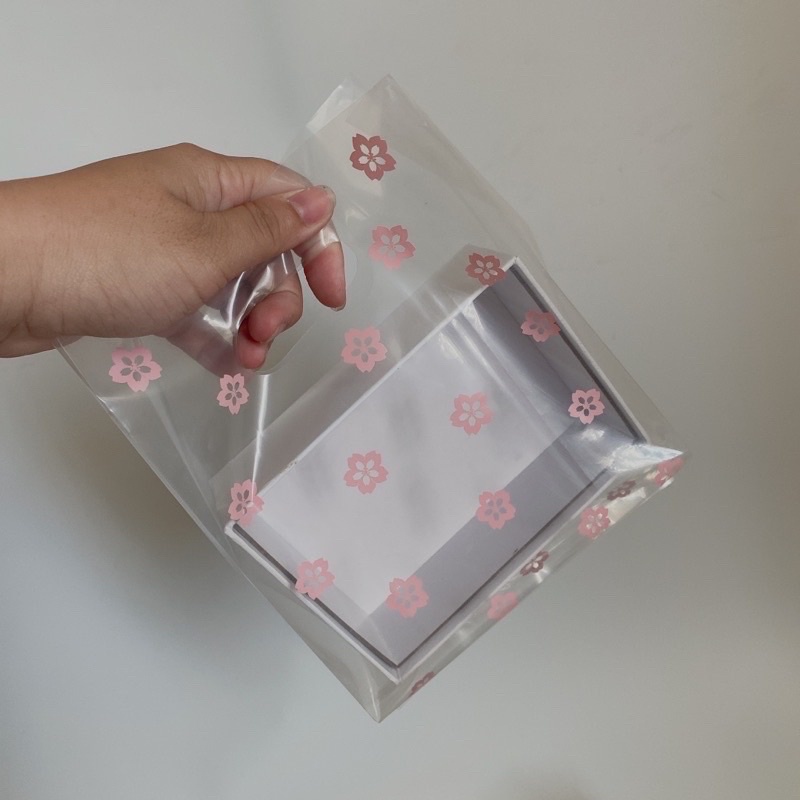 Túi trong hoa đào