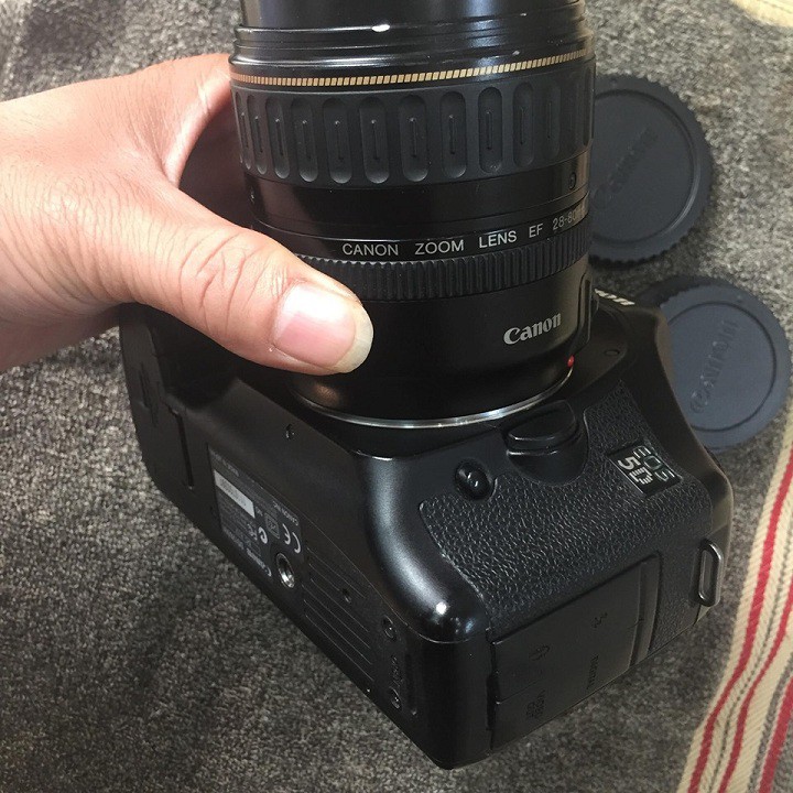 Máy ảnh Canon 5D mark I kèm lens 28-80 ngàm