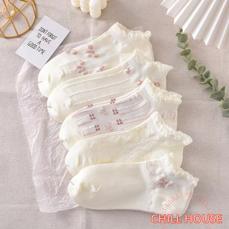 Tất nữ-tất cổ ngắn nền trắng hoạ tiết hình hoa kute T783 CHILL HOUSE