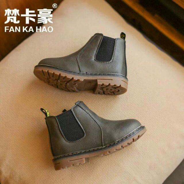 Boot cho bé