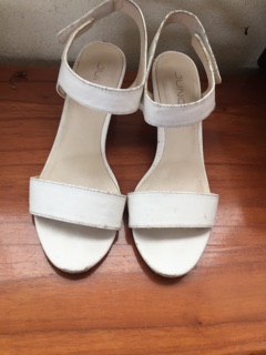 Thanh lý sandal trắng juno