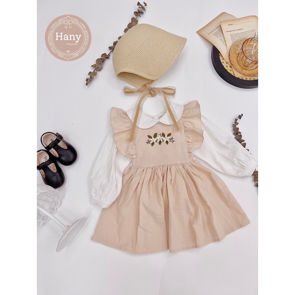 Set Yếm Thêu Hoa + Áo Sơmi Trắng