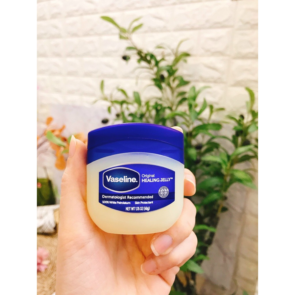 Sáp nẻ Vaseline/ Lucas