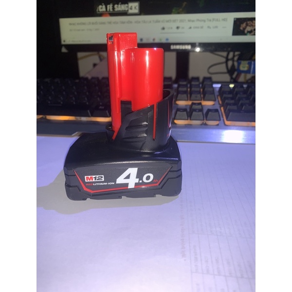 Pin máy milwuakee M12 4ah lion mới 100% bảo hành 12 tháng