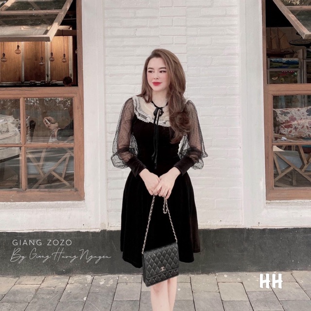 Váy nhung đen phối tay ren