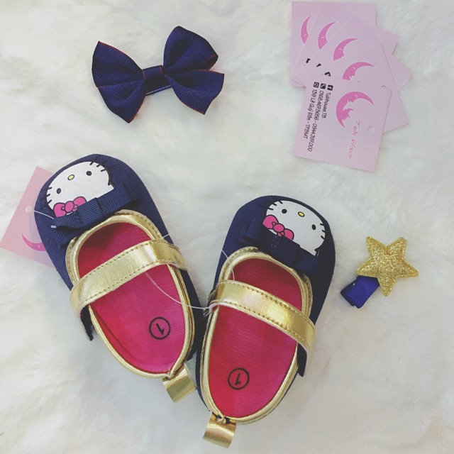 Giày cho bé gái