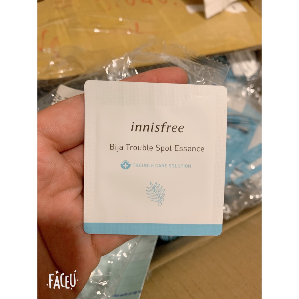 Sample Giảm mụn mờ thâm Innisfree Bija Trouble Spot Essence 1ml | BigBuy360 - bigbuy360.vn