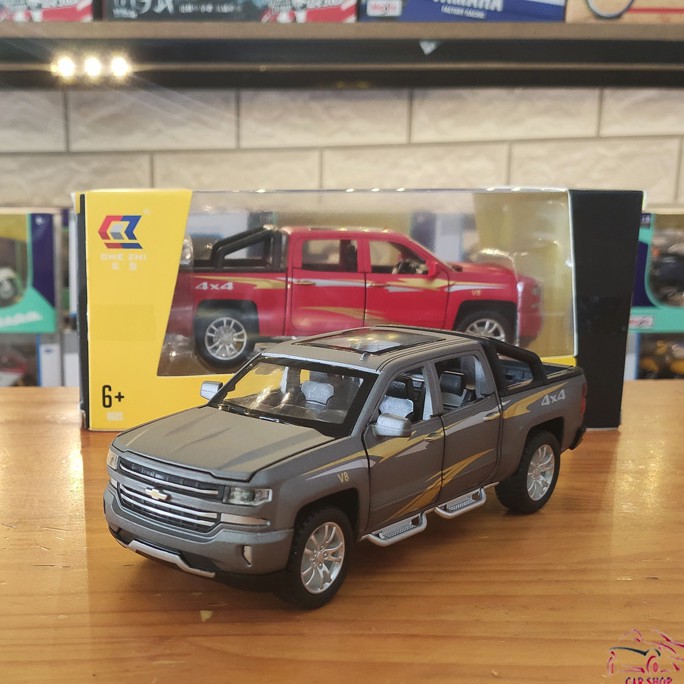 Mô hình xe bán tải Chevrolet Silverado V8 tỉ lệ 1:32 hãng Chezhi màu xám