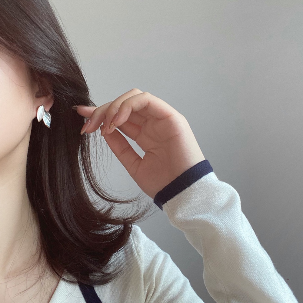 Bông Tai Hình Chiếc Lá Bằng Hợp Kim Màu Tương Phản Phong Cách Hàn Quốc Thời Trang Cho Nữ Màu Sắc