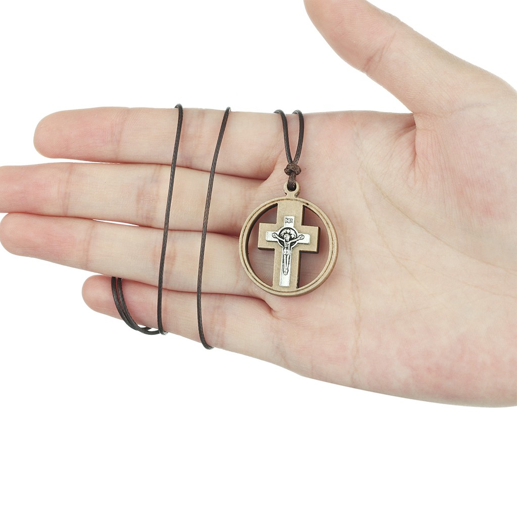 Dây chuyền mặt tròn bằng gỗ khắc hình chúa Jesus
