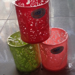 ống cấm bút hoa văn nhựa màu ngẫu nhiên