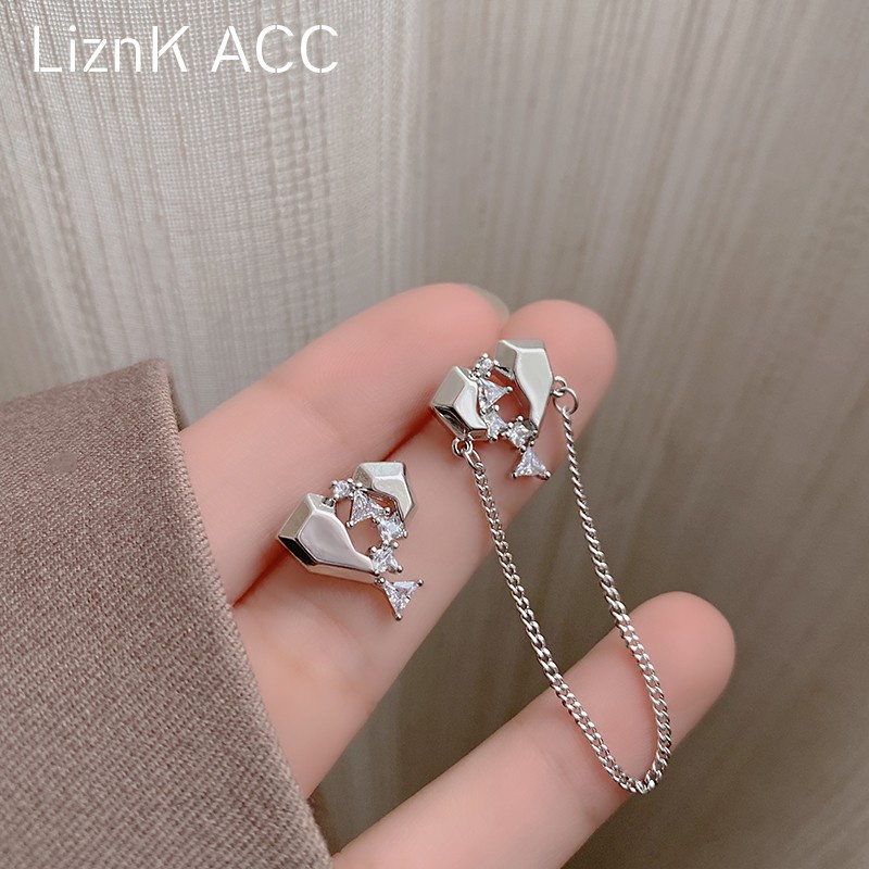Khuyên Tai Thép Không Đối Xứng Đính Đá Zircon Phong Cách Hàn Quốc S925