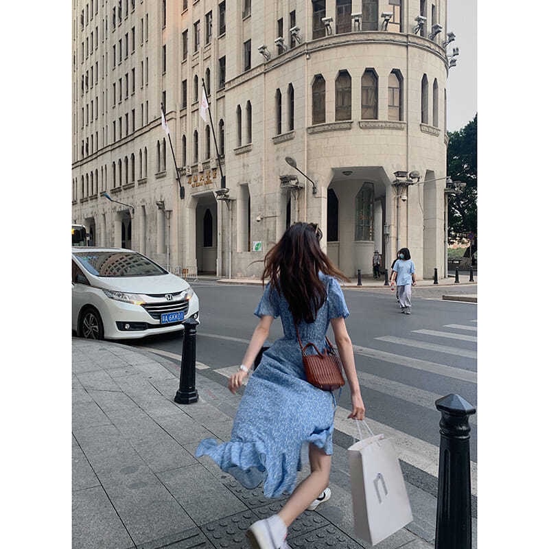 Đầm xanh chấm bi xẻ vạt, váy chấm bi xanh xẻ vạt, váy hoa nhí xẻ vạt