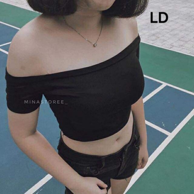 Áo lệch vai len gân