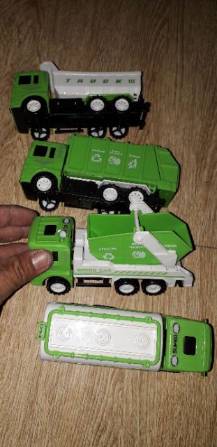 Sét 4 xe mô hình bằng nhựa xe vệ sinh chạy chớn rất đẹp