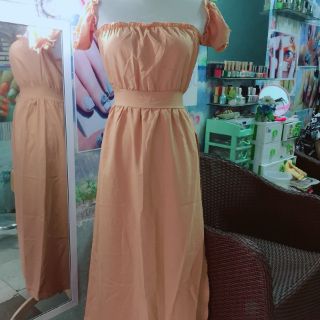Đầm maxi trễ vai xẻ tà uy