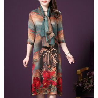 Đầm suông bigsize quý bà phối khăn choàng sang trọng