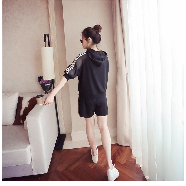 Set Đồ Thể Thao Gồm Áo Hoodie Tay Ngắn Dáng Rộng + Quần Short Thời Trang Mùa Hè Dành Cho Nữ