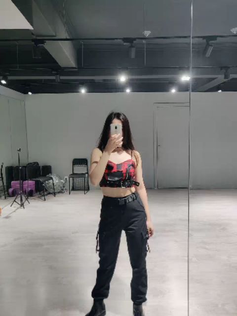 Áo hai dây croptop dáng bra phối khóa đai khoen phong cách hiphop chic punk dancer cá tính năng động