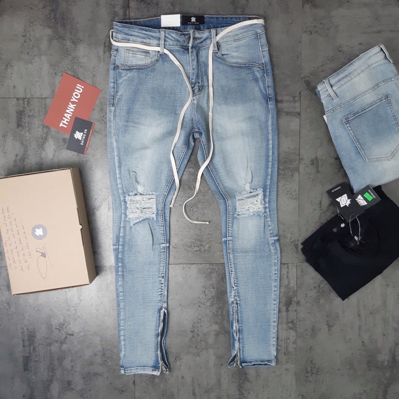 Quần jean nam Streetwear DATINO Blue Light rách gối form Skinny Denim co giãn ống khóa Zipper, bền màu