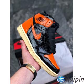 huipin. Giày bóng rổ da nguyên bản Air Jordan 1 Mid AJ1 (555508-028) Màu cam đen