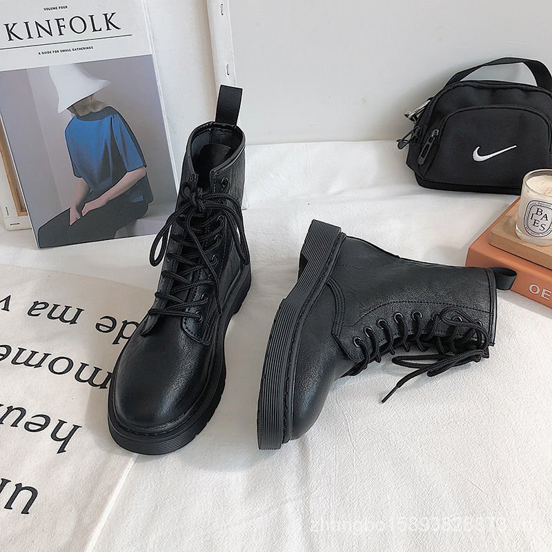 DR. MARTENS Giày Bốt Da Cổ Ngắn Đế Bằng Thời Trang Cho Nữ A6Yw Dr. Illa 2021