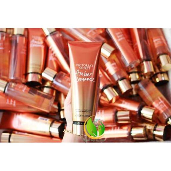 [ CHÍNH HÃNG ] Dưỡng Thể Nước Hoa VICTORIA'S SECRET AMBER ROMANCE FRAGRANCE LOTION 236ml | BigBuy360 - bigbuy360.vn