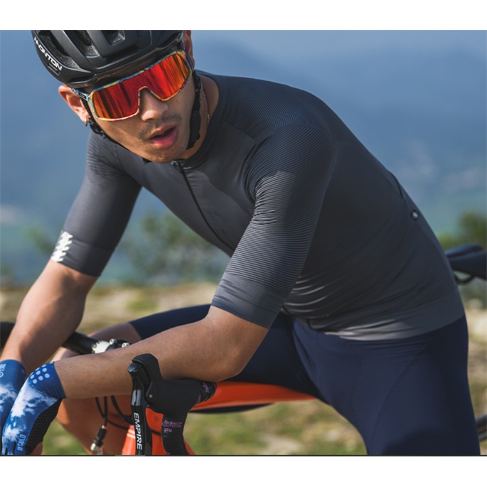 Áo đạp xe Monton ngắn tay Traveler Max - Xám ghi