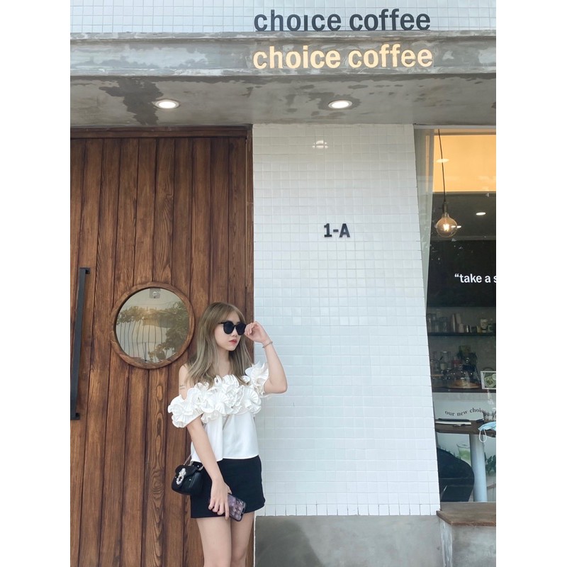 Áo trễ vai dập bèo nhúm croptop Enjouee Studios - GRACE TOP WT