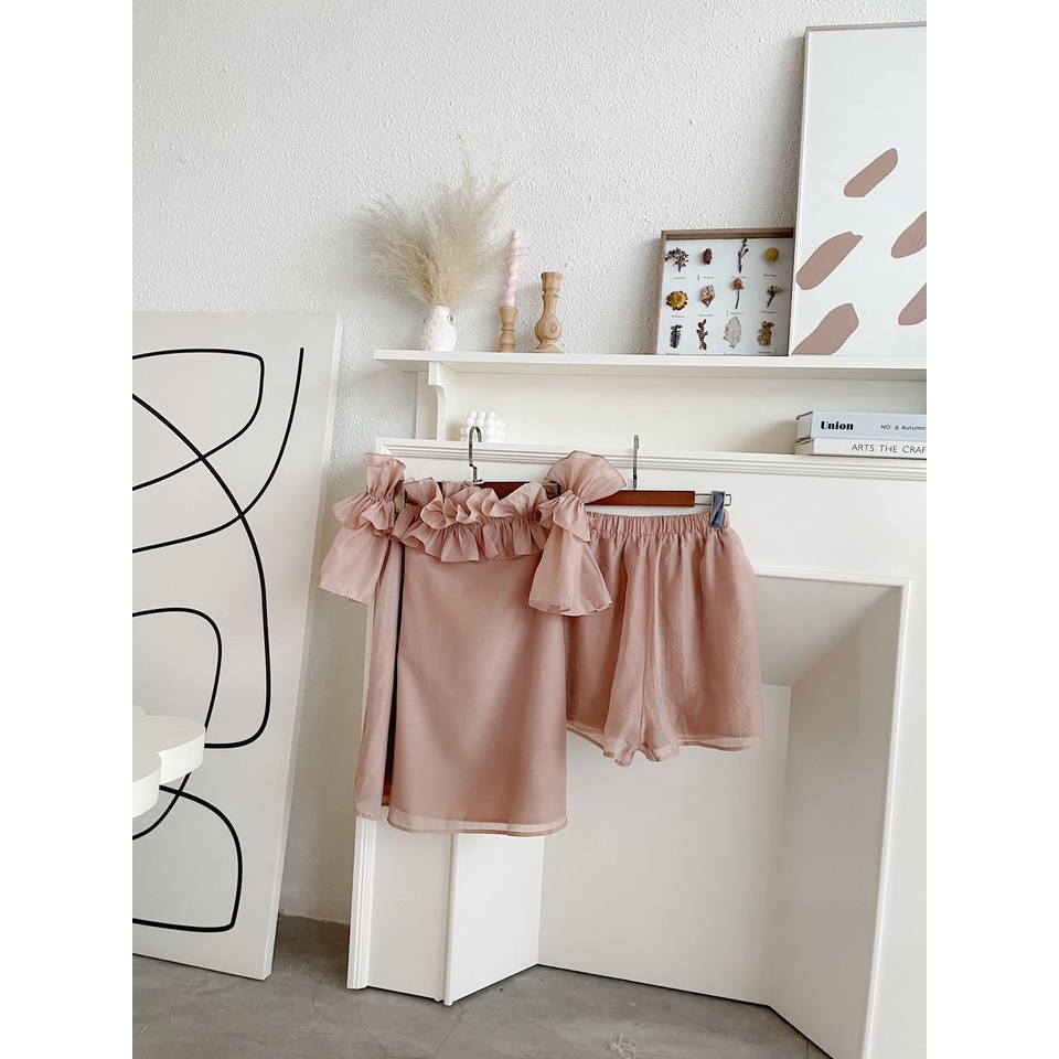 TUBYCATU | Set áo bẹt vai organza nude + quần short