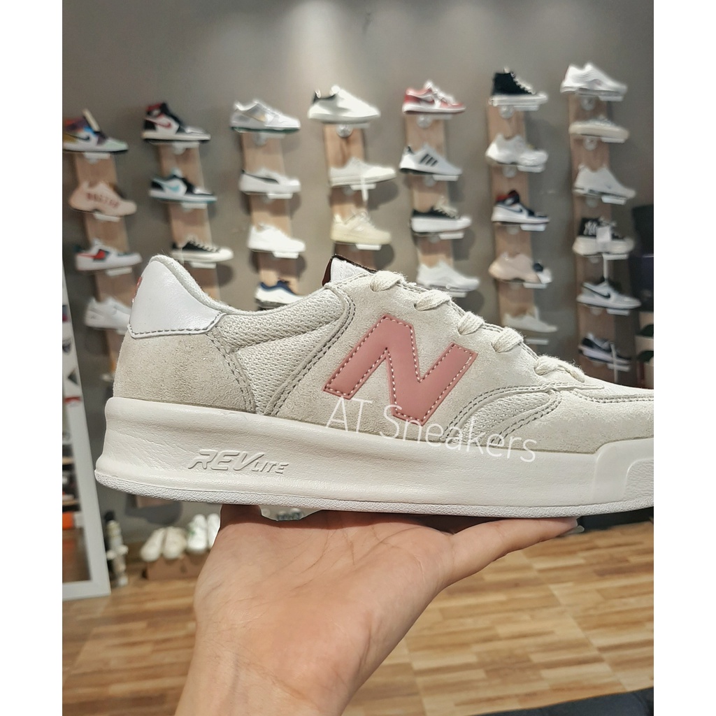 Giày New Balance CRT300