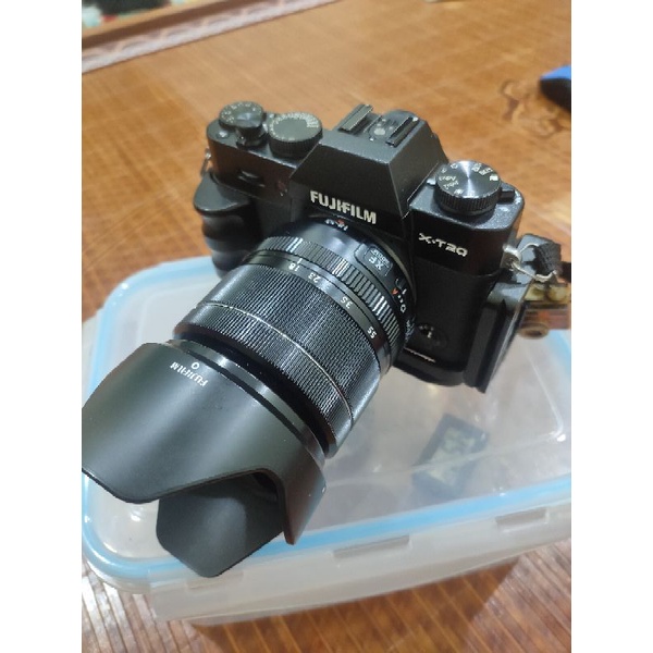 Combo máy ảnh xt20 có G-plate và lens 18-55 fujinon - tặng thêm 2 nút bấm cùng hộp chống ẩm, ẩm kế và 0.5kg hạt chống ẩm | BigBuy360 - bigbuy360.vn