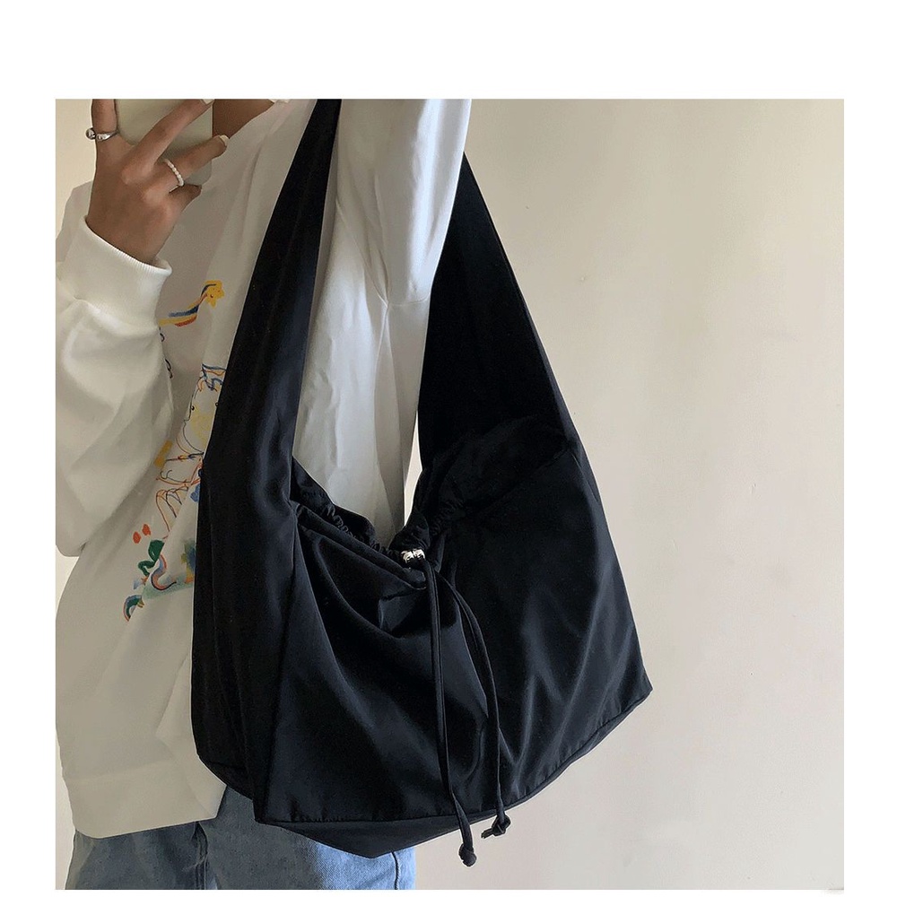 Túi Đeo Chéo Vai Bằng Nylon Sức Chứa Lớn Thời Trang Hàn Quốc