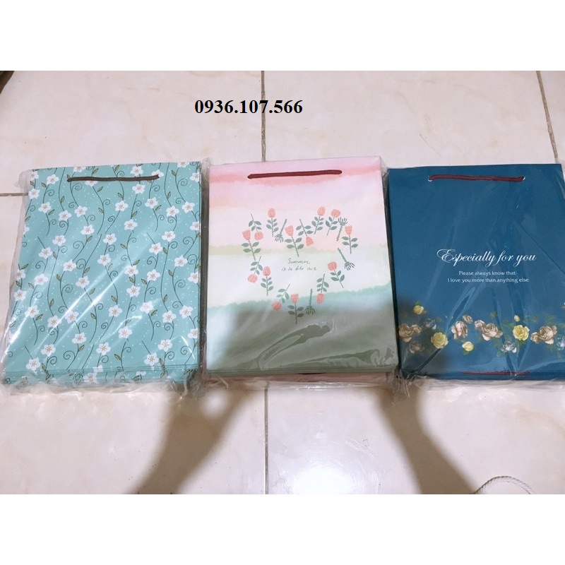 Túi giấy Dây Xách A5:25x21x10cm - CAO CẤP