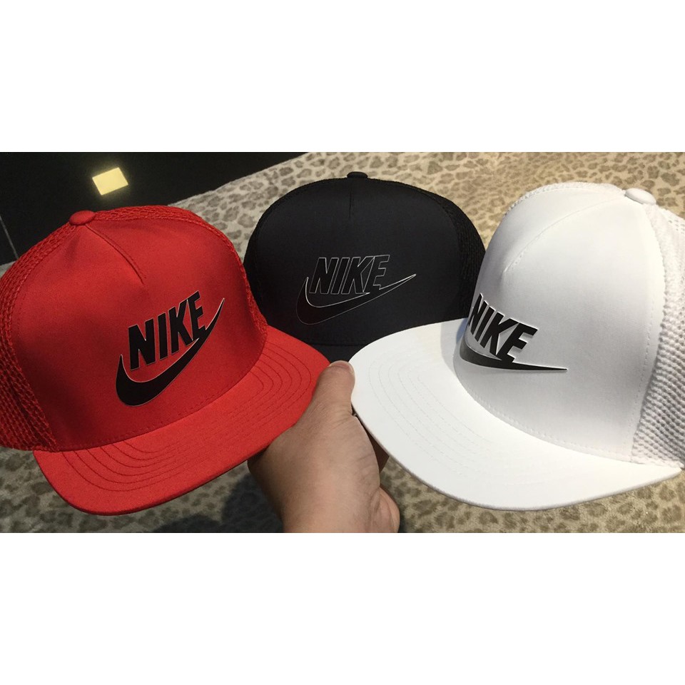 Nón snapback màu trắng nke 5 múi (Hình chụp thật)